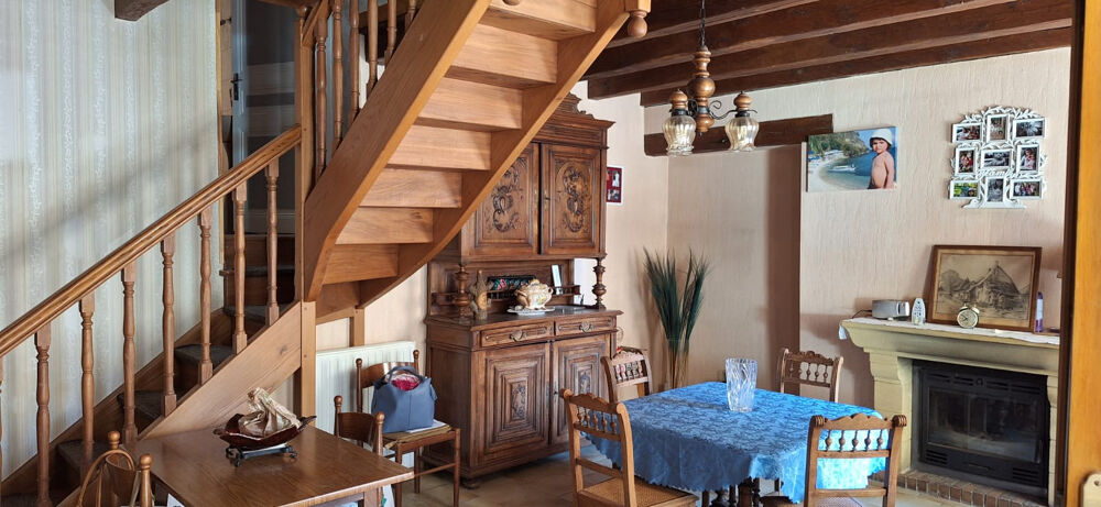 MAISON DE ViILLAGE EN PIERRE DANS LE PÉRIGORD NOIR