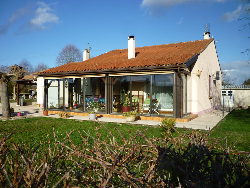 Vente Maison À vendre   Maison de plain-pied 4 pièces   136 m2   CONDEZAYGUES (47)   238 000 € Condezaygues
