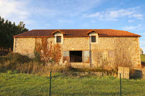   EXCLUSIVIT� - Grange r�habilitable avec terrain piscinable Maison - 1 pi�ce(s) - 270 m�