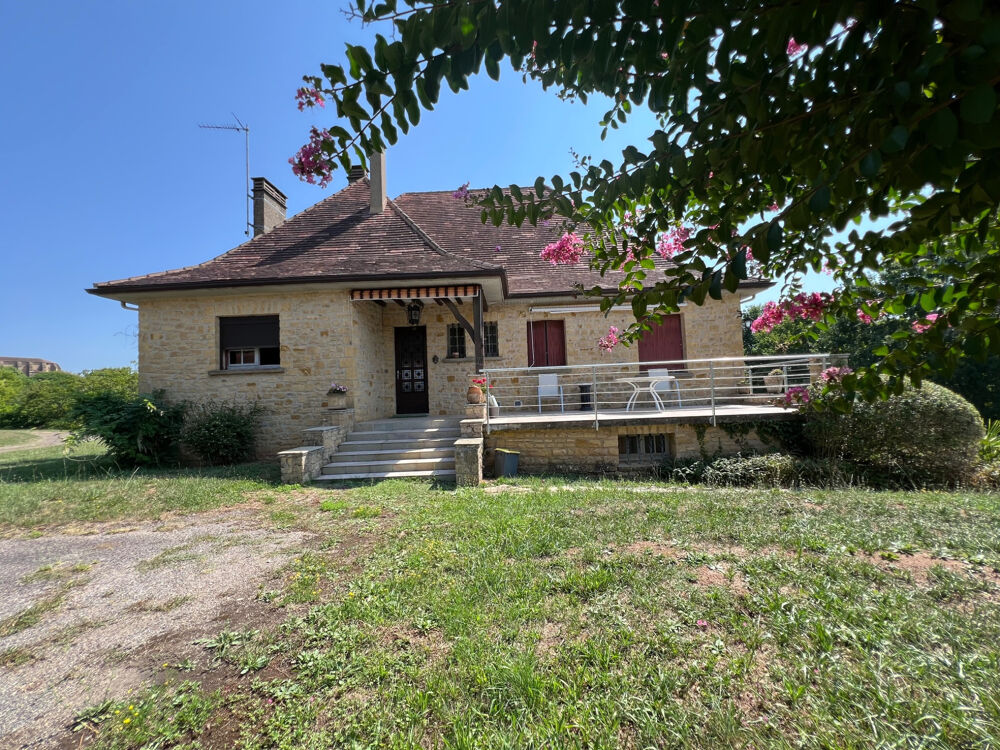Maison de caractère avec appartement indépendant, 3 terrasses et parc arboré de 3 088 m2 Belvès