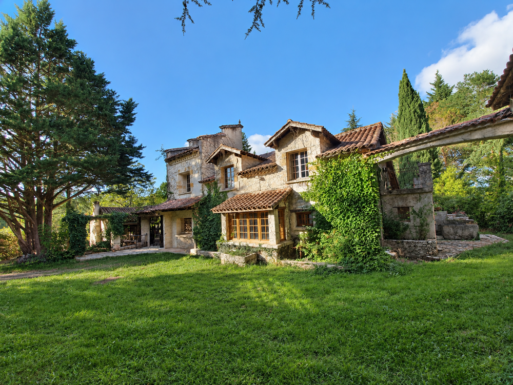 Vente Propriété/Château PROPRIÉTÉ DE CARACTERE AU COEUR D'UN ECRIN DE NATURE Puy l eveque