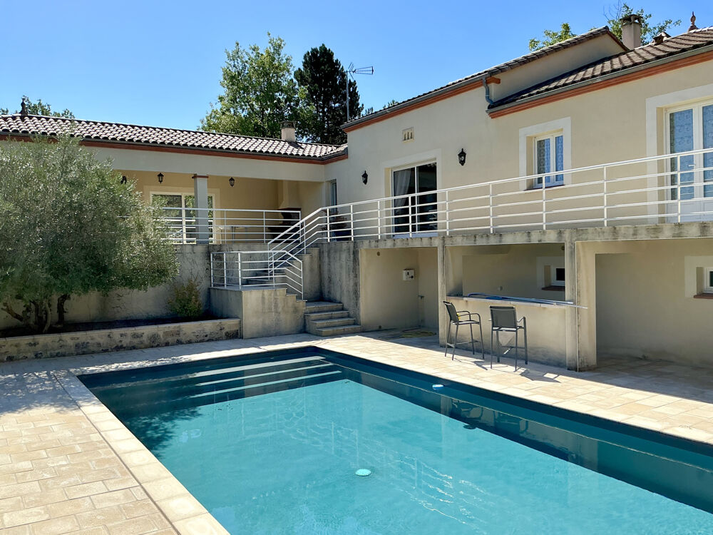 MAISON AVEC PISCINE ET VUE EXCEPTIONNELLE SUR LA CAMPAGNE