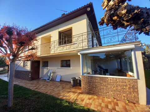   GRANDE MAISON DE TYPE F6 Maison - 8 pi�ce(s) - 200 m�