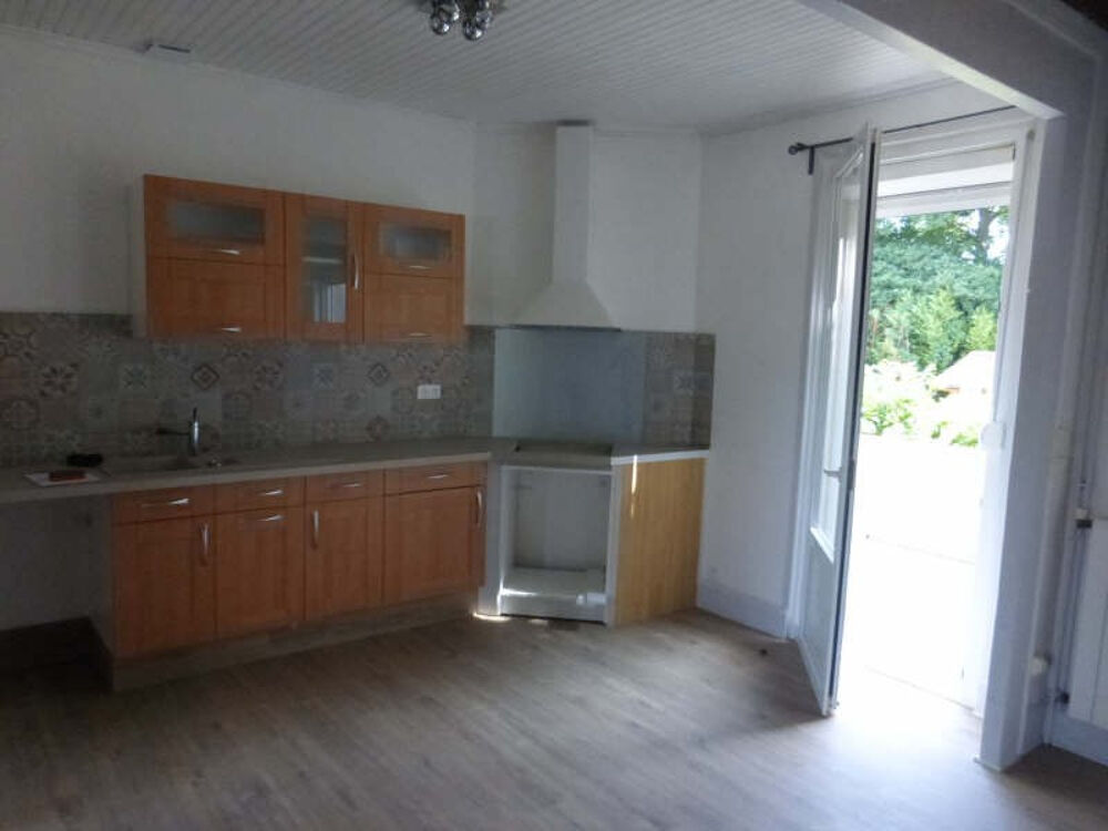 Location Maison Cette maison se situe en centre ville proche de la gare de Monsempron-Libos.~Elle vous offre une entrée ... Monsempron libos
