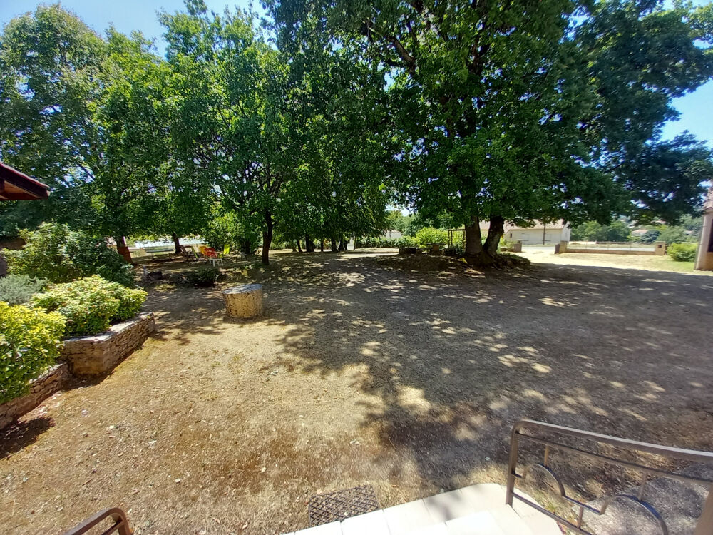 ENSEMBLE IMMOBILIER DE CARACTERE AVEC DEUX HABITATIONS