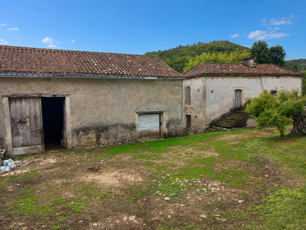 Vente Maison EXCLUSIVITÉ -ENSEMBLE EN PIERRE AVEC MAISON ET GRANGE. Grezels