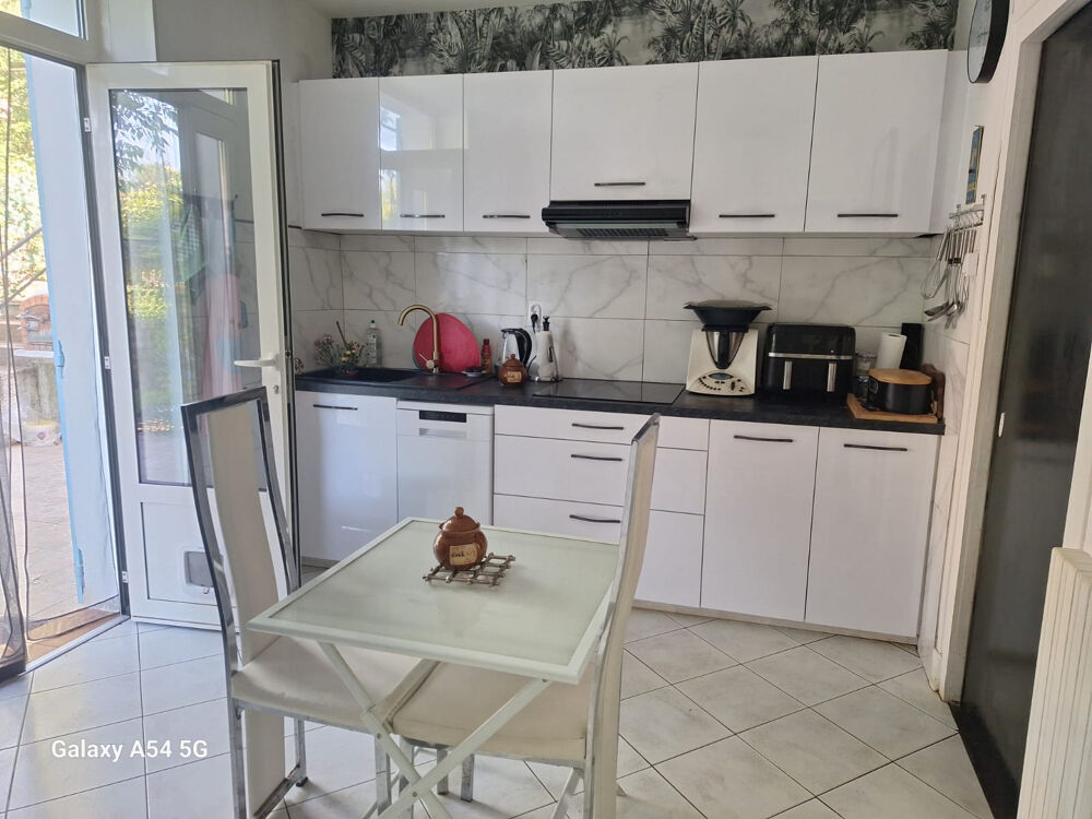 Vente Maison Authentique longère avec jardin, dépendance et 4 chambres   Au cœur de Sauveterre-la-Lémance Sauveterre la lemance