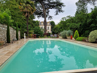  Maison  vendre 8 pices 270 m