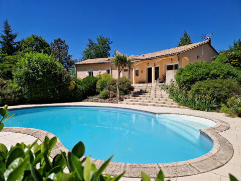   Proche P�rigueux MAISON de PLAIN PIED 160 m2 avec 4 chambres / Grand garage / Grand terrain avec PISCINE. Maison - 6 pi�ce(s) - 160 m�