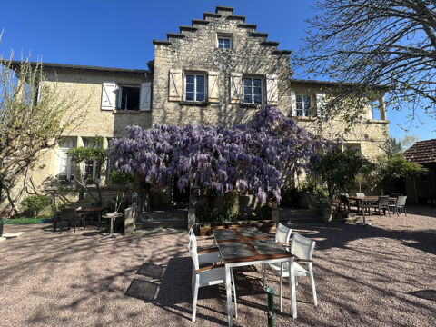 RESTAURANT  : Ancienne &eacute;cole r&eacute;nov&eacute;e pleine de charme avec une superbe terrasse ext&eacute;rieure + piscine 749000 46250 Les arques