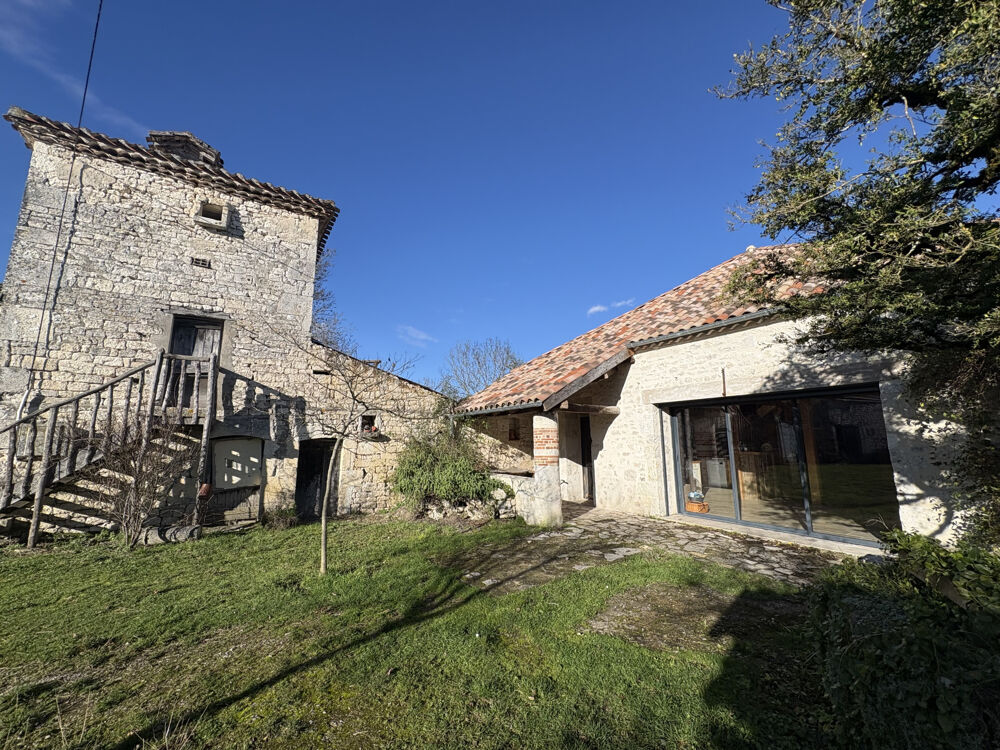 Propriété en pierre avec grange, pigeonnier et dépendances Terrain 7 000 m2
