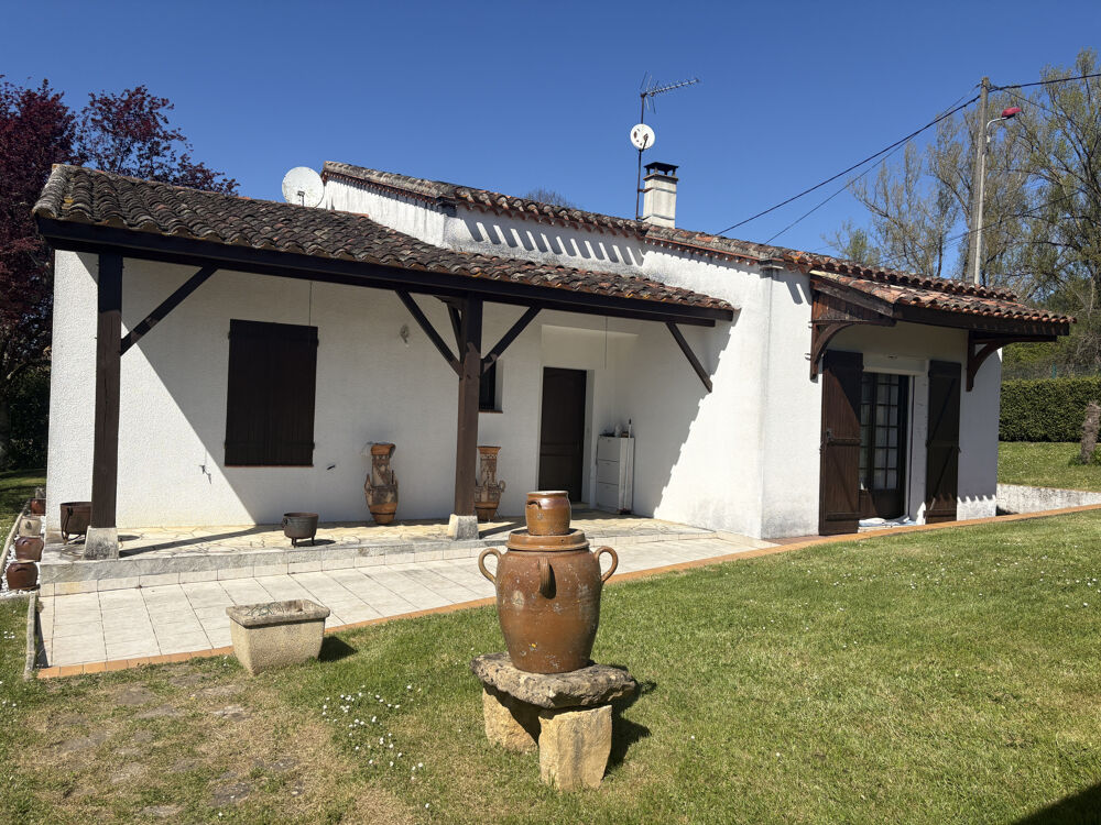 Villa avec piscine sur parc arboré de 2 000 m2 À deux pas du centre de Fumel