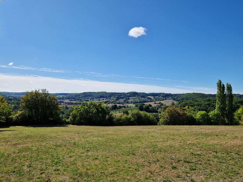 Vente Ferme Sur les hauteurs d'Hautefage, vue MAGNIFIQUE. Ensemble immobilier Maison-Grange-Longère en pierre à rénover. Hautefage la tour