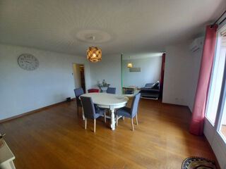  Appartement à louer 5 pièces 111 m²
