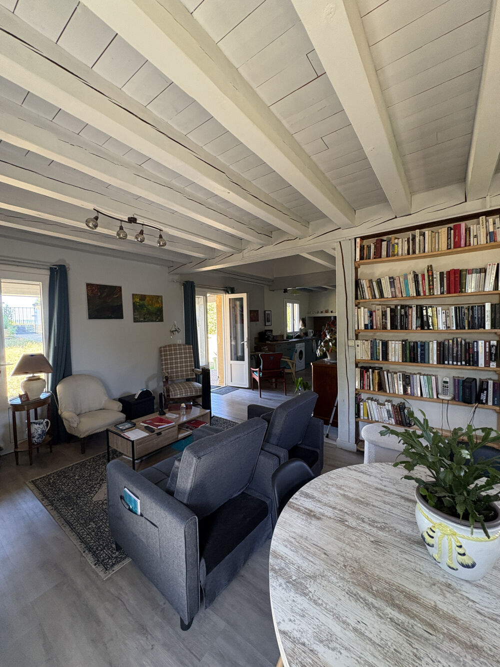 Maison individuelle avec parc arboré et vue sur la campagne À moins de 10 minutes à pied du centre médiéval