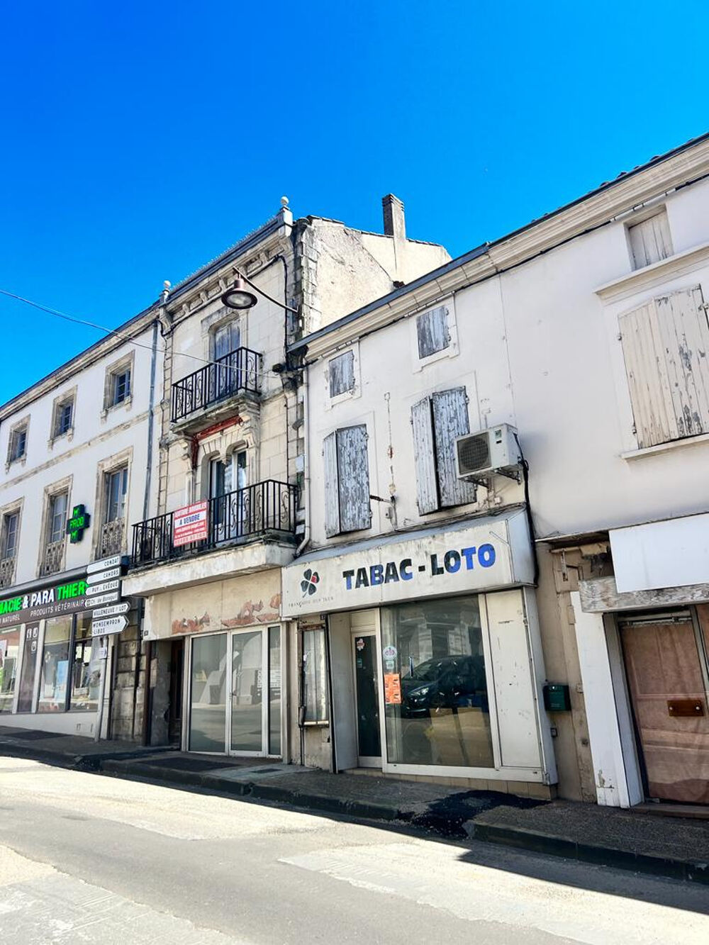 MAISON DE VILLE
