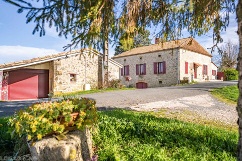   Ensemble avec deux habitations avec hangar sur un terrain de plus de 5 hectares Propri�t�/ch�teau - 9 pi�ce(s) - 241 m�