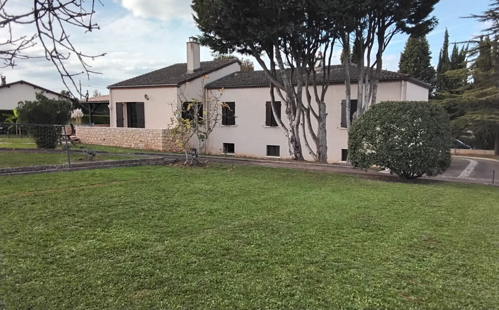 GRANDE MAISON SEMI ENTERREE