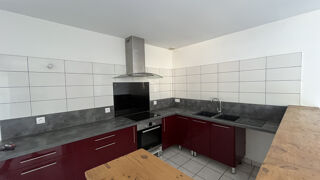  Appartement à louer 4 pièces 96 m²