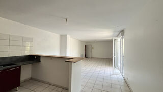  Appartement à louer 4 pièces 96 m²