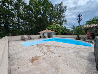  Maison  vendre 8 pices 240 m