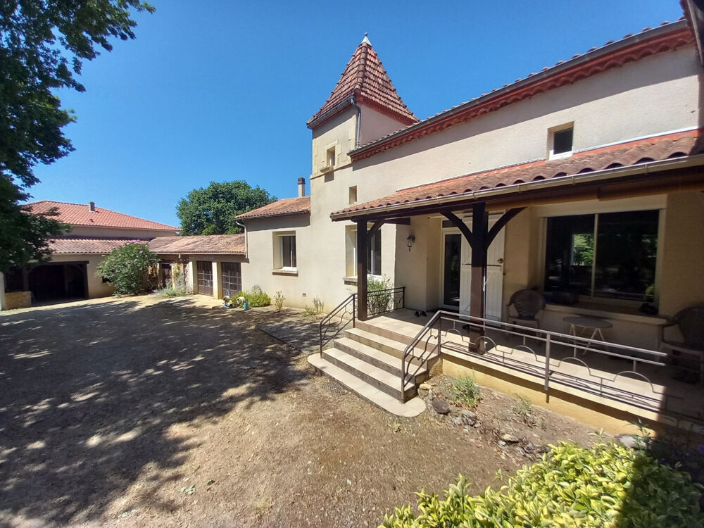 ENSEMBLE IMMOBILIER DE CARACTERE AVEC DEUX HABITATIONS