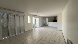  Appartement à louer 4 pièces 96 m²