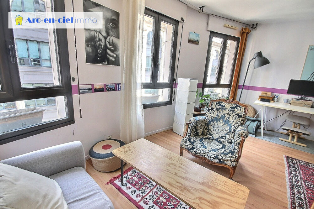 Vente Appartement Marché St Pierre pied de la Butte Montmartre Paris 18