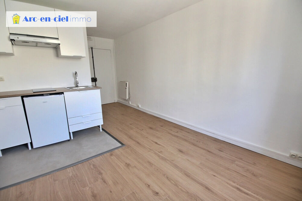 Vente Appartement Studio 16 m2   Rue La Fayette Canal Saint Martin Paris 10