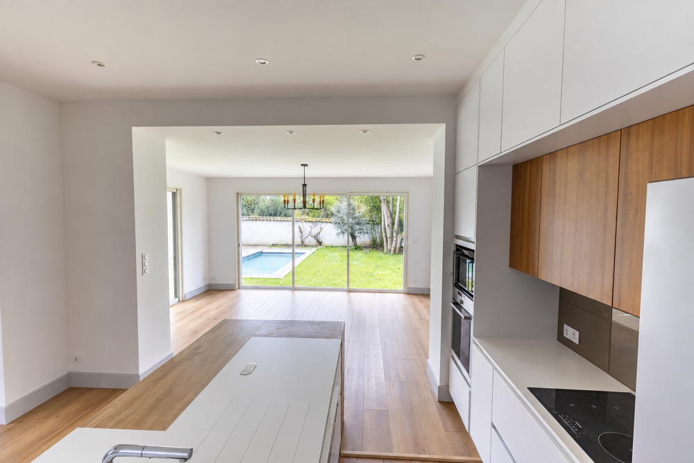 Vente Maison RARE MONTLUEL CENTRE. Maison Bourgeoise. 165m2 env. Jardin, Piscine, Garages Montluel