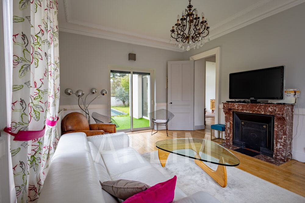 RARE MONTLUEL CENTRE. Maison Bourgeoise. 165m2 env. Jardin, Piscine, Garages