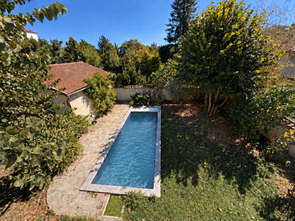 Vente Maison RARE MONTLUEL CENTRE. Maison Bourgeoise. 165m2 env. Jardin, Piscine, Garages Montluel