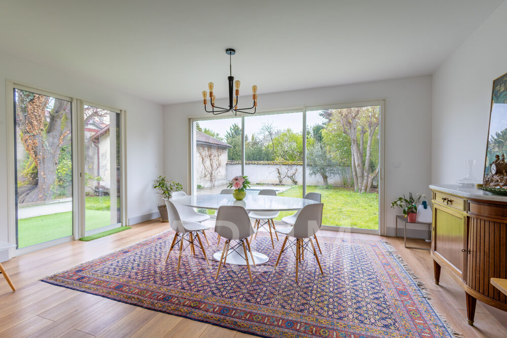RARE MONTLUEL CENTRE. Maison Bourgeoise. 165m2 env. Jardin, Piscine, Garages