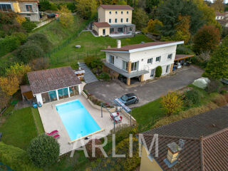  Maison  vendre 9 pices 141 m