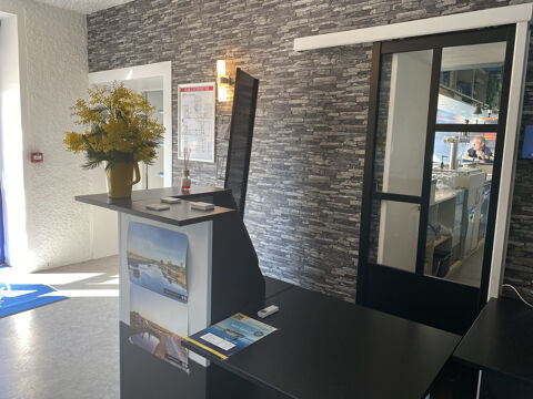   RARE OPPORTUNITE D'INVESTISSEMENT DANS UN EMPLACEMENT PRIVILEGIE FACE MER 