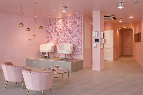 A VENDRE INSTITUT DE BEAUTE + LOGEMENT DE FONCTION CENTRE VILLE 77000 85300 Challans