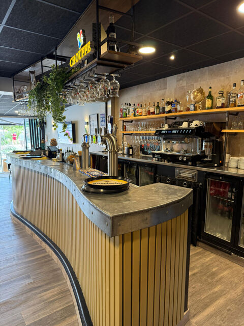   A VENDRE RESTAURANT EN ETAT NEUF CITE BALNEAIRE VENDEE 