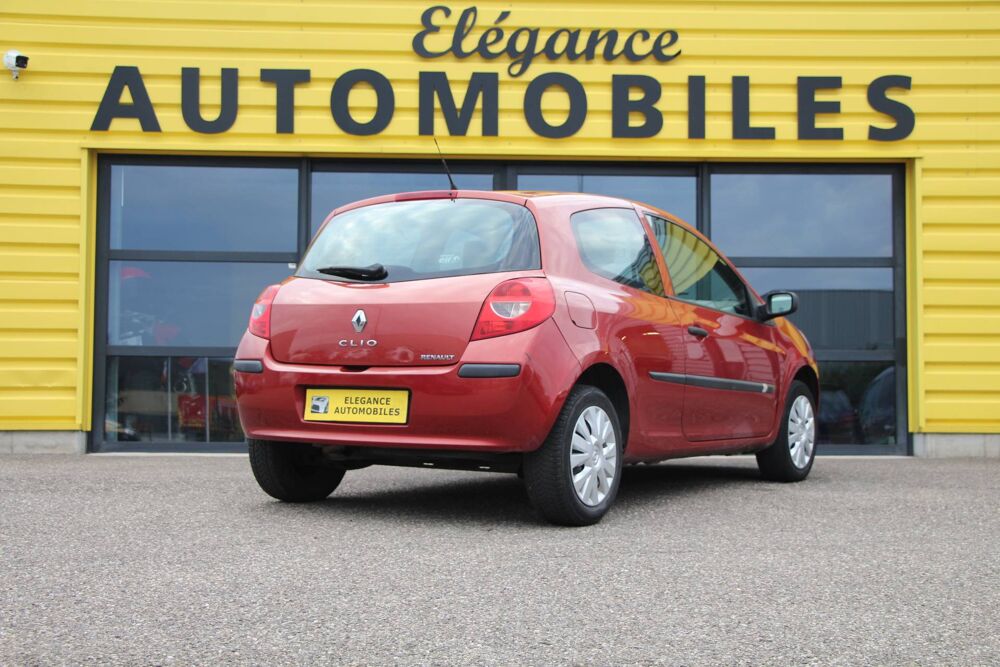 Clio III (B/C85) 1.2 16v 75ch Confort Pack Clim Dynamique 3p 2006 occasion 68190 Ensisheim