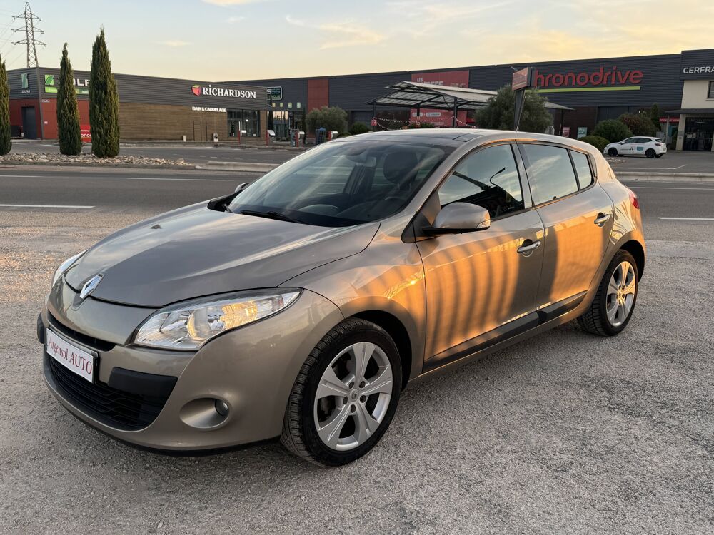 M&eacute;gane III 1.9 DCI 130 BV6 DYNAMIQUE 2010 occasion 84100 Orange