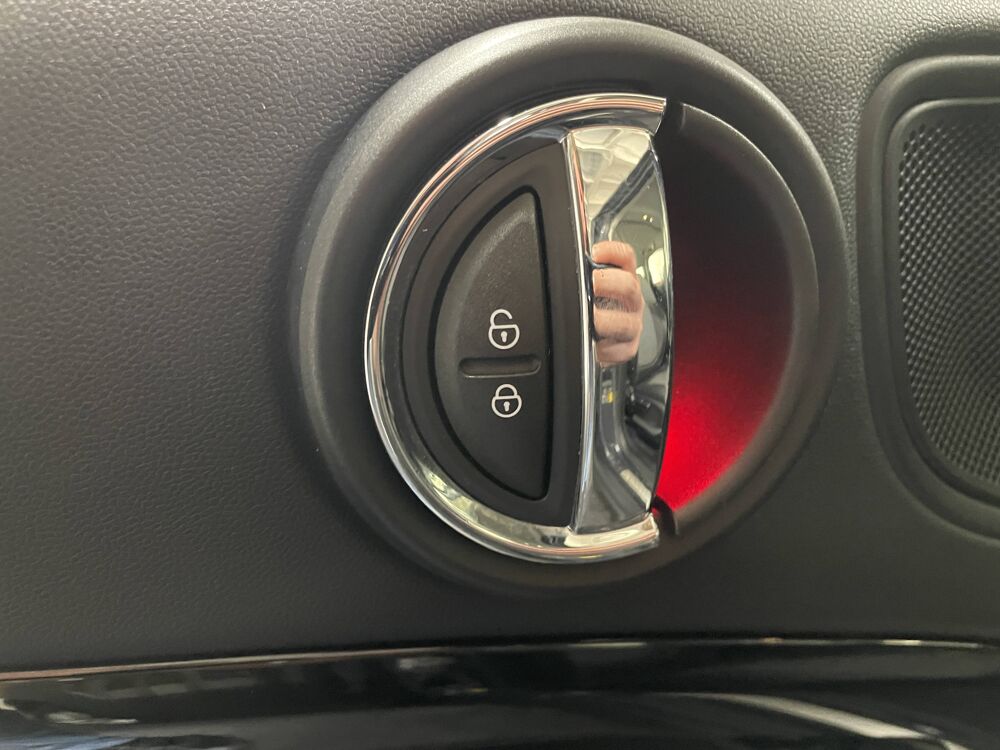 Cooper COUNTRYMAN COOPER SE 136+88 CH BUSINESS DESIGN ALL4 BVA 2020 occasion 92500 Rueil-Malmaison