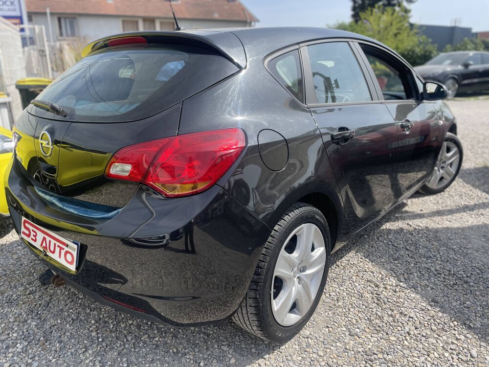 Astra IV 1.4 Twinport Essentia 2012 occasion 69800 Saint-Priest