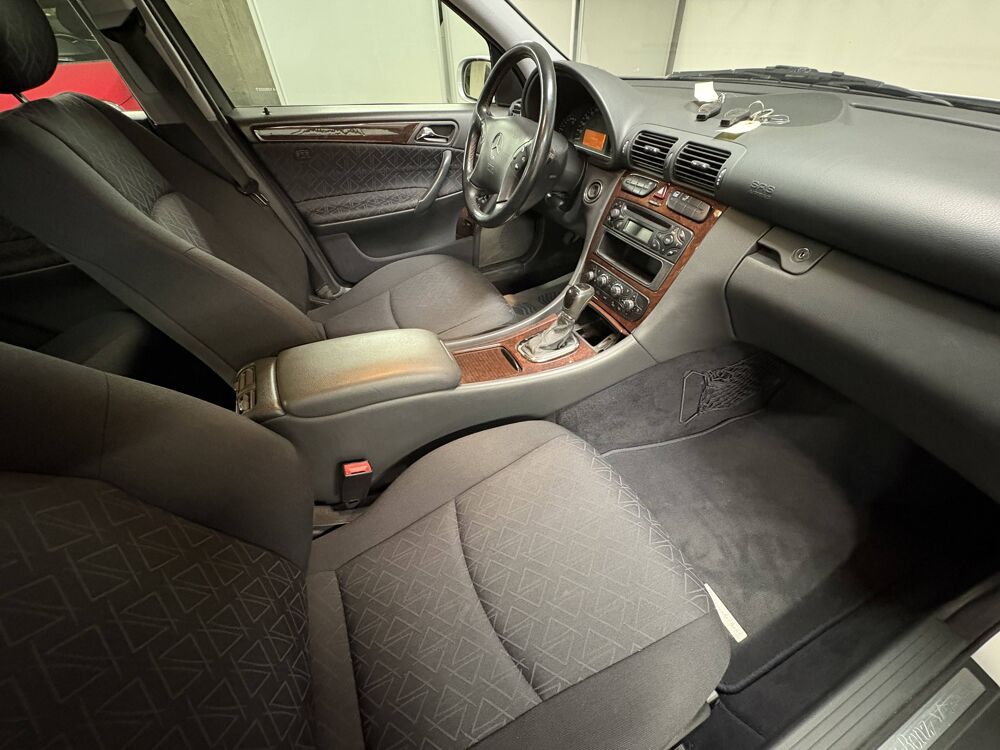 Classe C II (W203) 200K Elegance BA 2001 occasion 75010 Paris