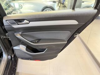 Passat VOLKSWAGEN PASSAT VIII SW 2.0 TDI 122 BUSINESS 2022 occasion 77240 Vert-Saint-Denis
