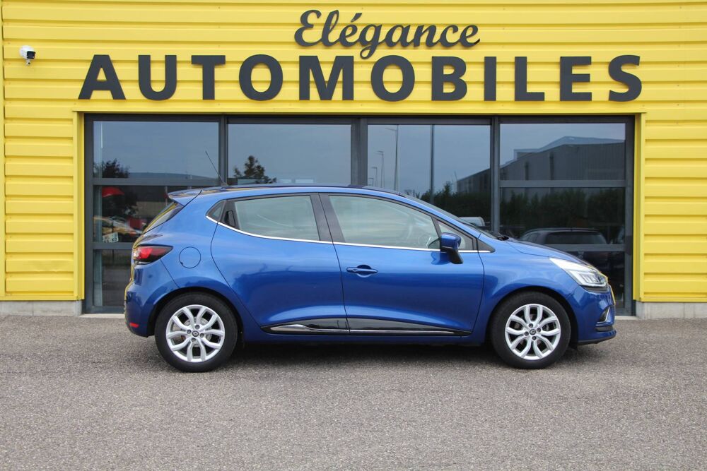 Clio CLIO IV 0.9 TCe 90 CH INTENS/SEMI CUIR/CAMERA 2017 occasion 68190 Ensisheim