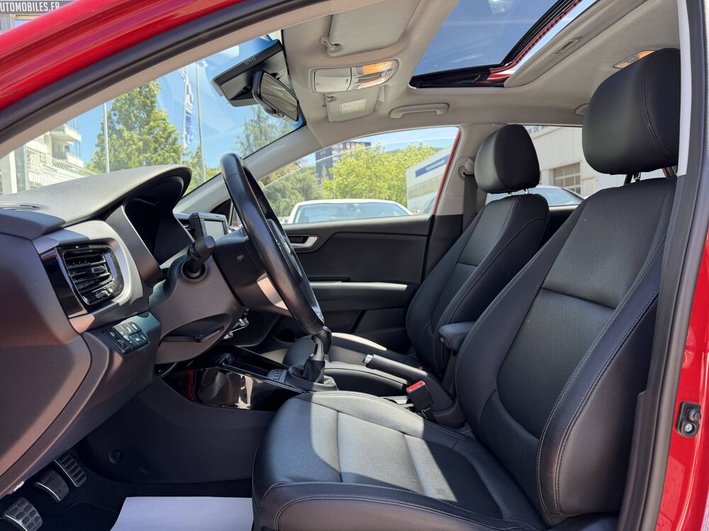 Stonic 1.0 T-GDI 120 CH PLATINUM EDITION TOIT OUVRANT 1ERE MAIN 2019 occasion 38130 &Eacute;chirolles