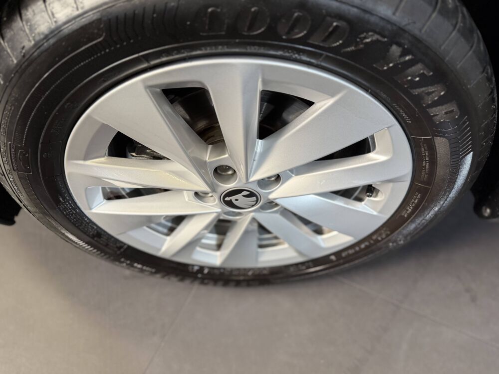 Scala ŠKODA SCALA 1.0 TSI BVM6 SELECTION 2025 occasion 77240 Vert-Saint-Denis