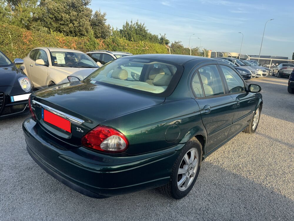 X-Type 2.0 D 130 Executive 2007 occasion 84100 Orange