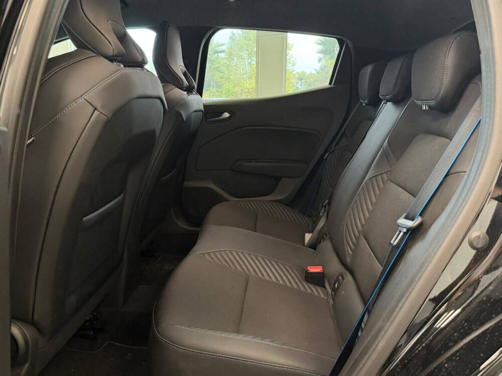 Clio 1.6 E-Tech 145ch full hybrid esprit Alpine 2025 occasion 06250 Mougins