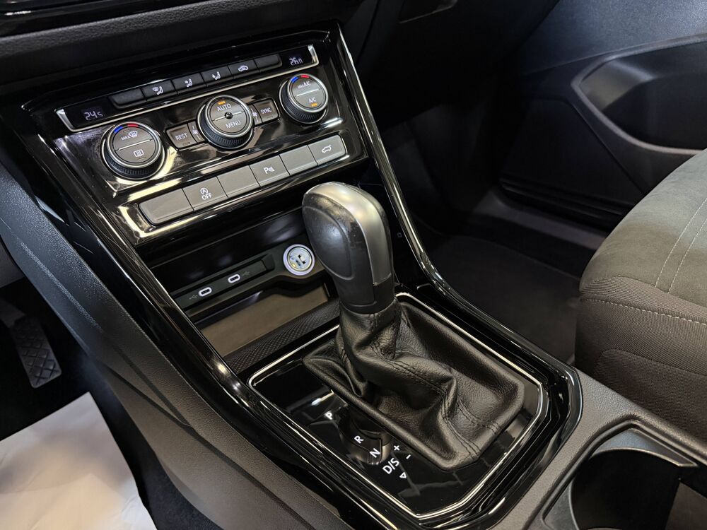 Touran TOURAN 2.0 TDI 150 DSG HIGHLINE TO 2021 occasion 77240 Vert-Saint-Denis