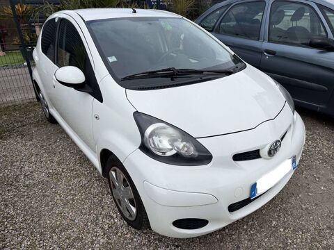 Toyota Aygo 1.0 VVT-i 68ch Connect 5p 2011 occasion Saint-Priest 69800